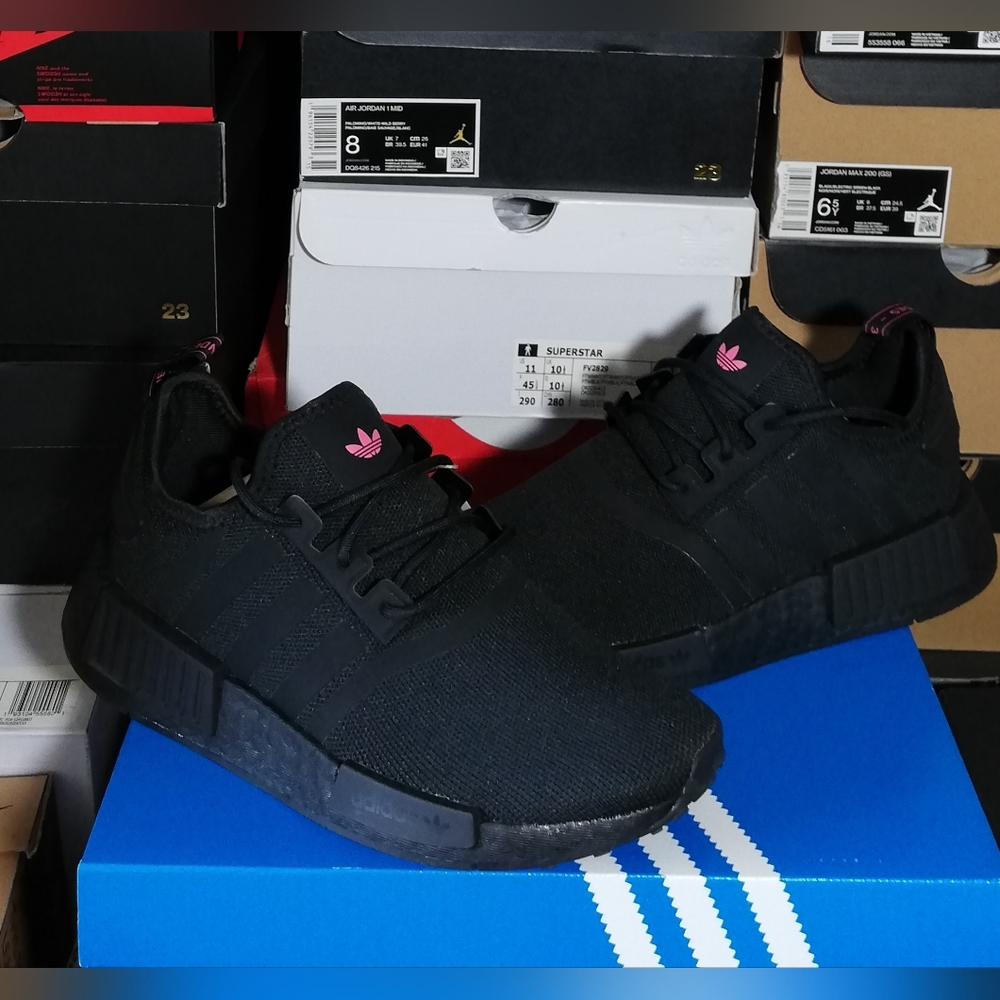 ADIDAS NMD_R1 SPECIAL EDITION DEEP BLACK/PINKISH WOMEN'S SZ7 BRAND NEW IN BOX